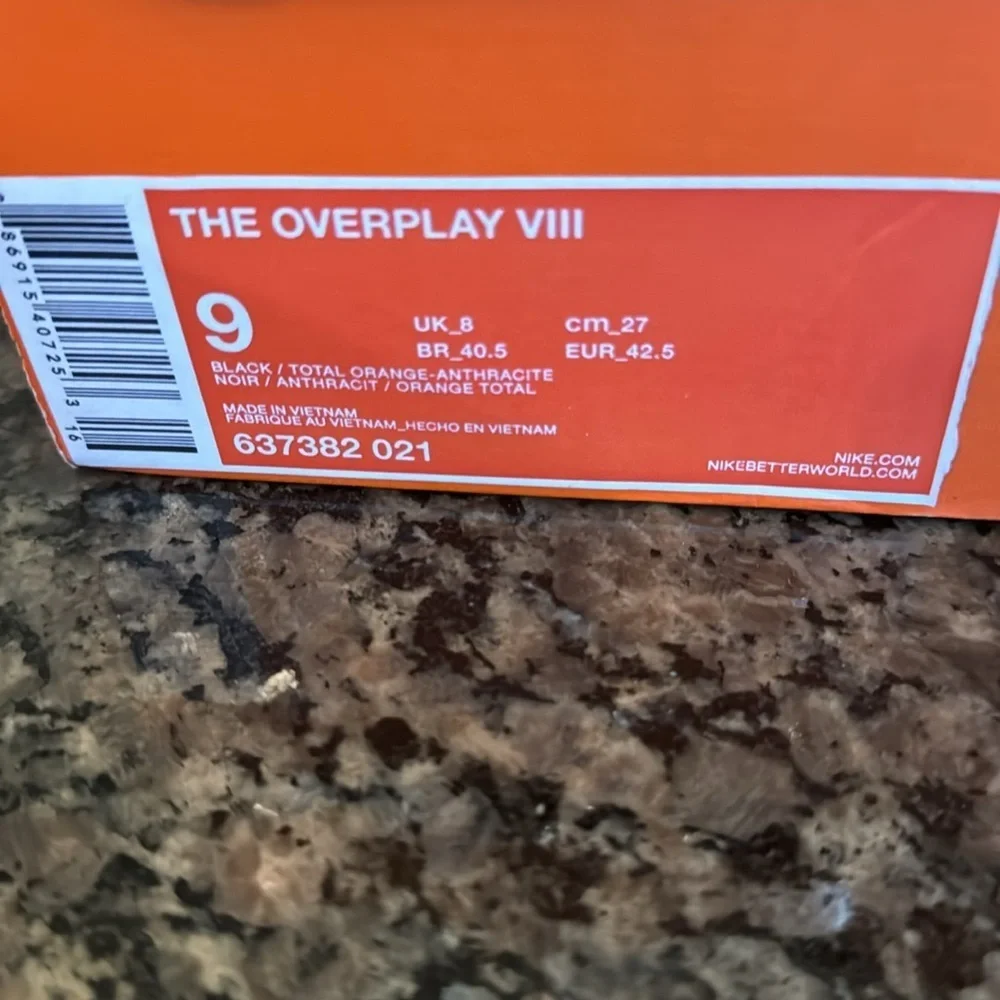 Nike overplay VIII NIB 9